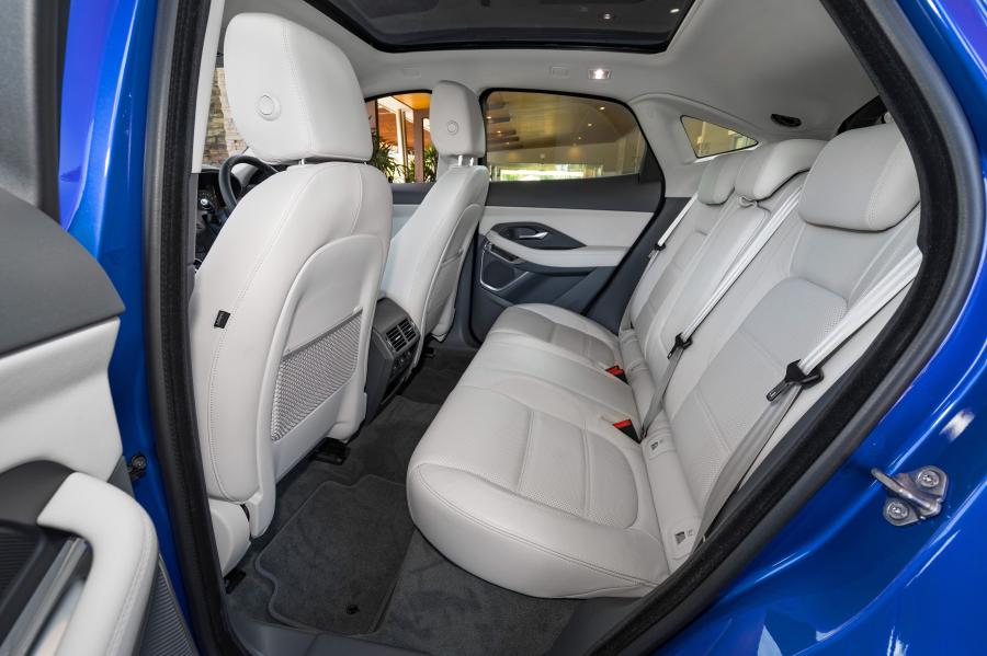 Интерьер Jaguar E-Pace P250 AWD 2018 года  (AU) (фото 15 из 23)